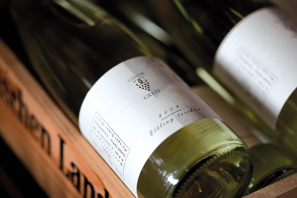 Weingut & Gaestehaus Giwergreif Wasserliesch Экстерьер фото
