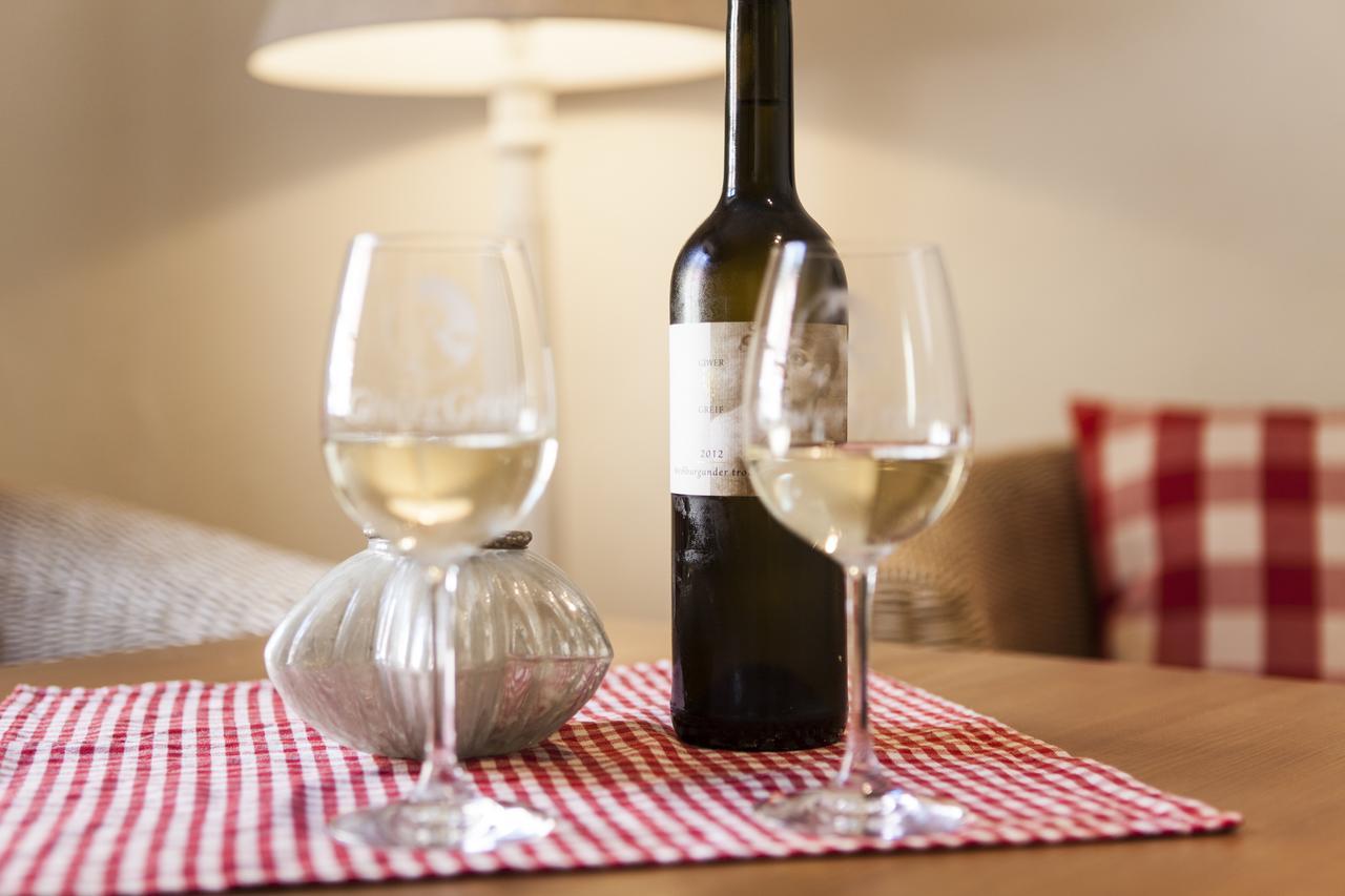 Weingut & Gaestehaus Giwergreif Wasserliesch Экстерьер фото